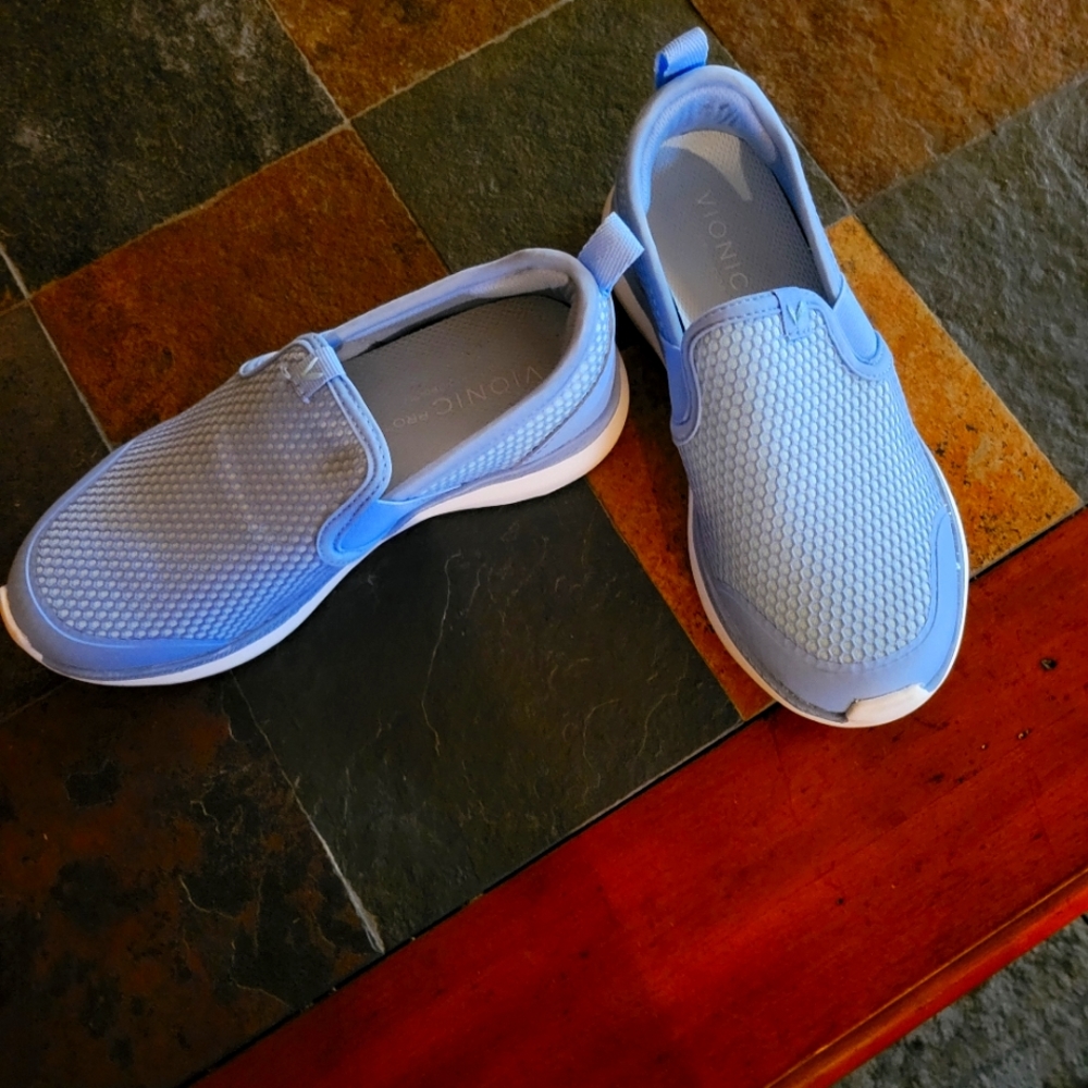 Vionic slip on